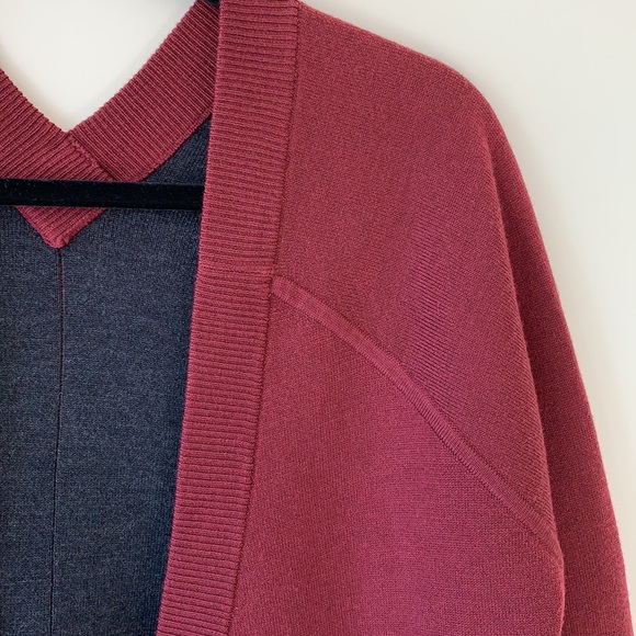 Lululemon Reverse Me Wrap - Picture 5 of 11